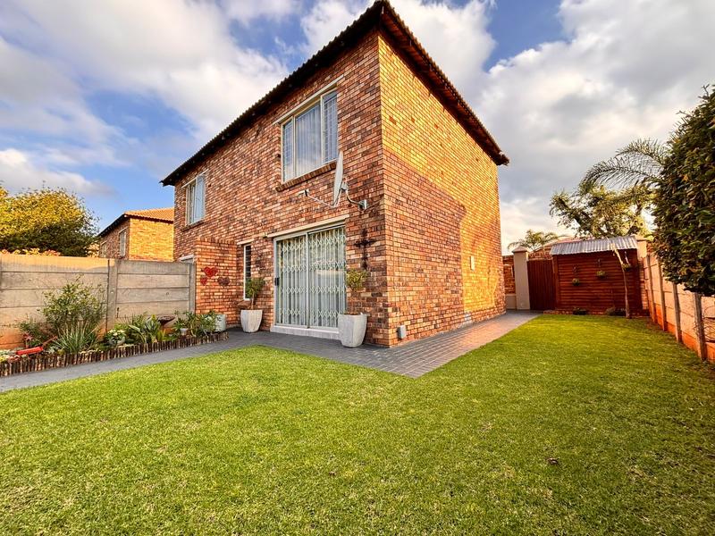 2 Bedroom Property for Sale in Florida Glen Gauteng