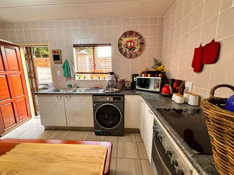 2 Bedroom Property for Sale in Florida Glen Gauteng
