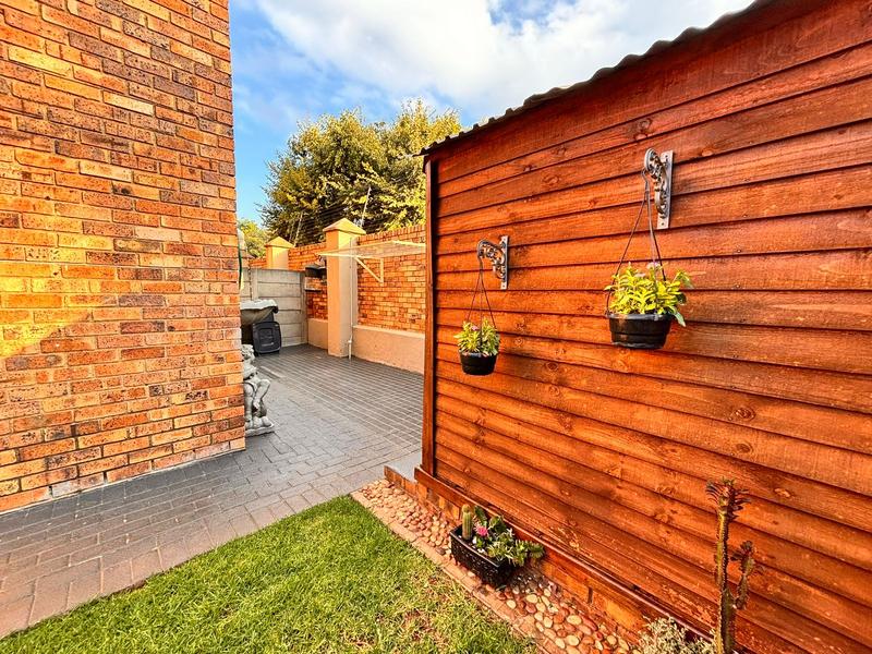 2 Bedroom Property for Sale in Florida Glen Gauteng