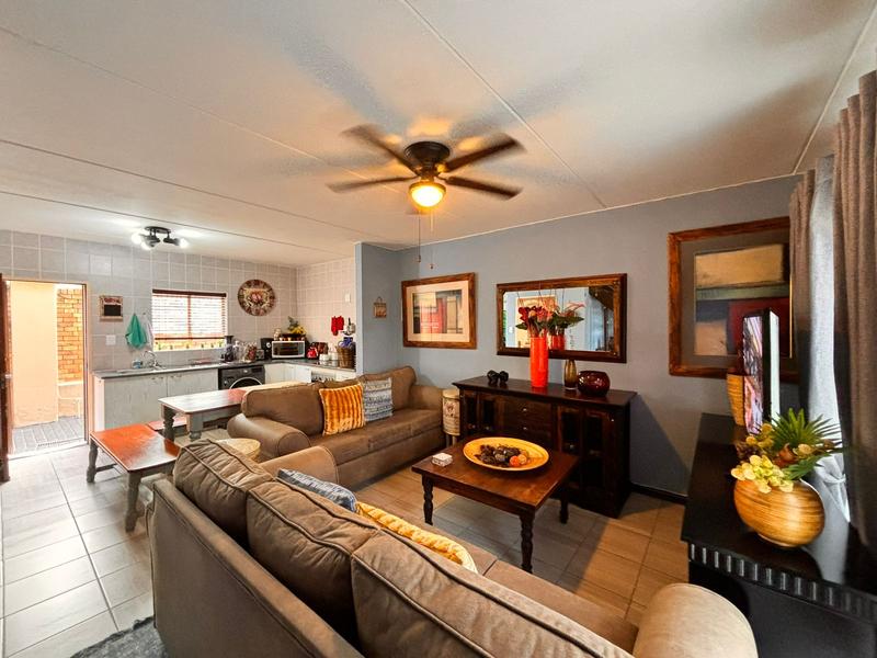 2 Bedroom Property for Sale in Florida Glen Gauteng