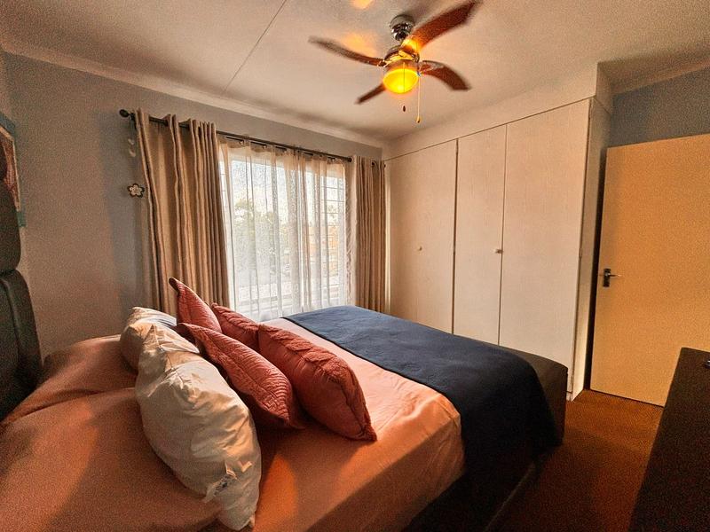 2 Bedroom Property for Sale in Florida Glen Gauteng
