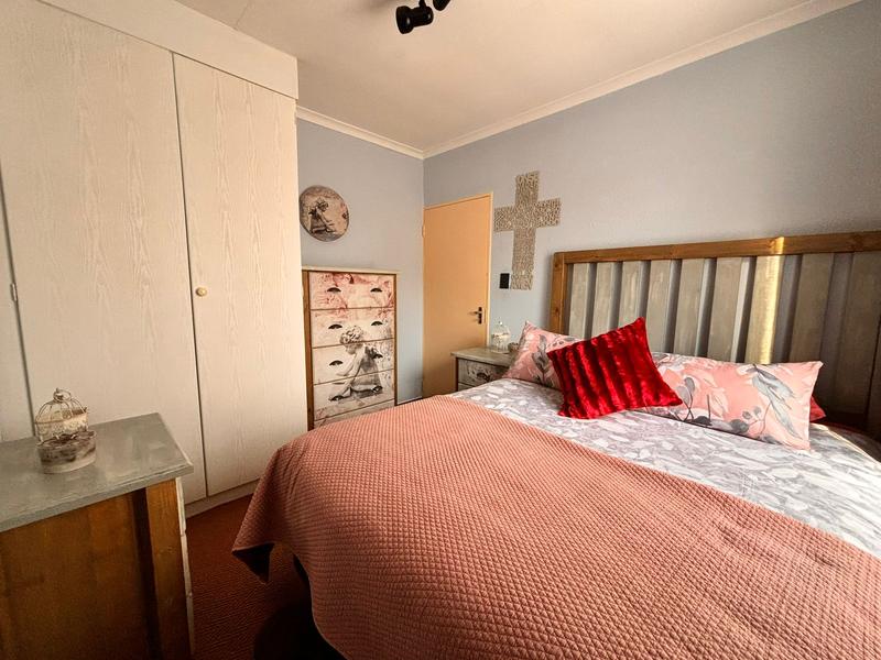 2 Bedroom Property for Sale in Florida Glen Gauteng