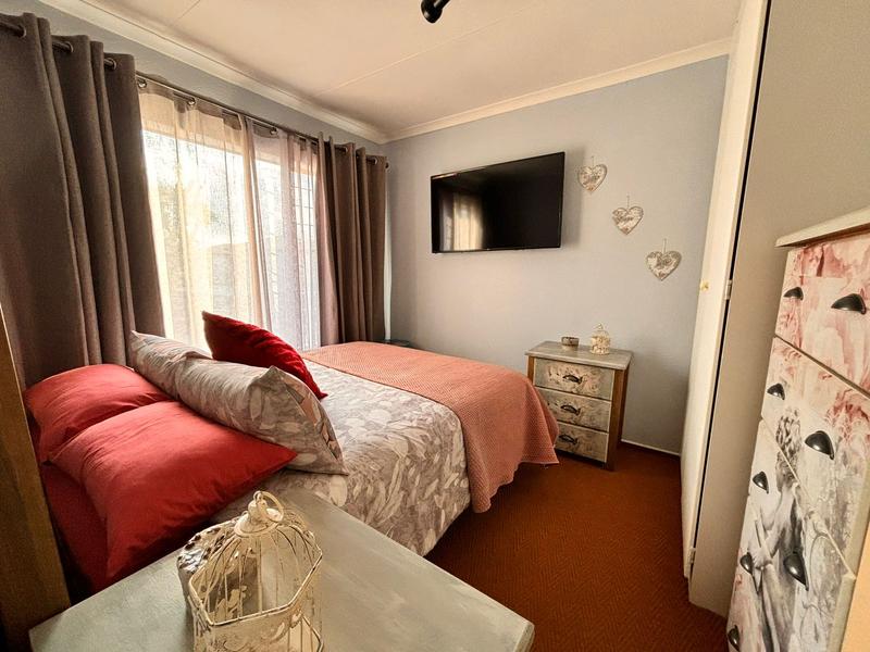 2 Bedroom Property for Sale in Florida Glen Gauteng