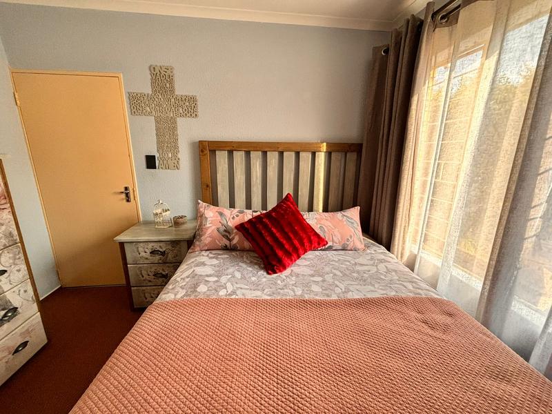 2 Bedroom Property for Sale in Florida Glen Gauteng