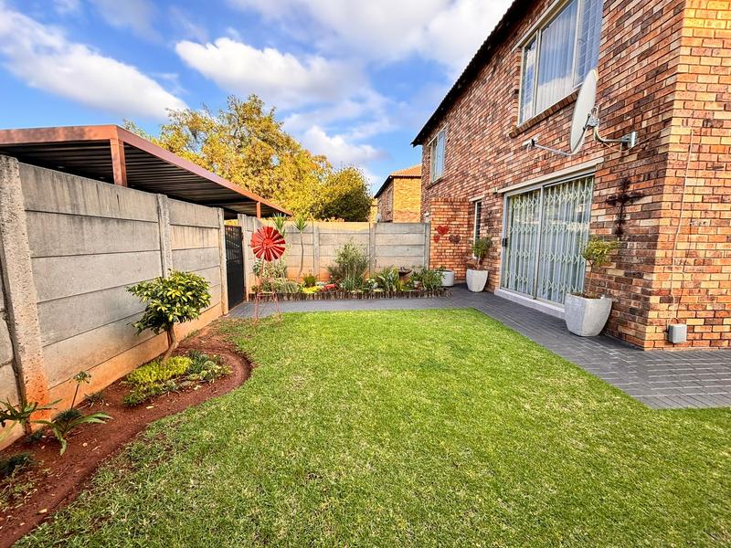 2 Bedroom Property for Sale in Florida Glen Gauteng