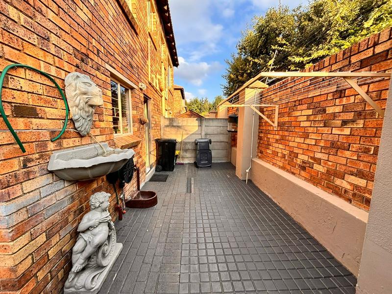 2 Bedroom Property for Sale in Florida Glen Gauteng