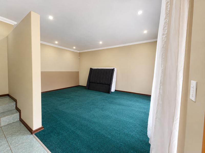 4 Bedroom Property for Sale in Waterkloof Ridge Gauteng