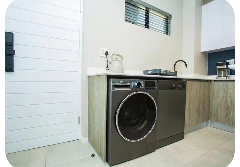 To Let 2 Bedroom Property for Rent in Atholl Gauteng