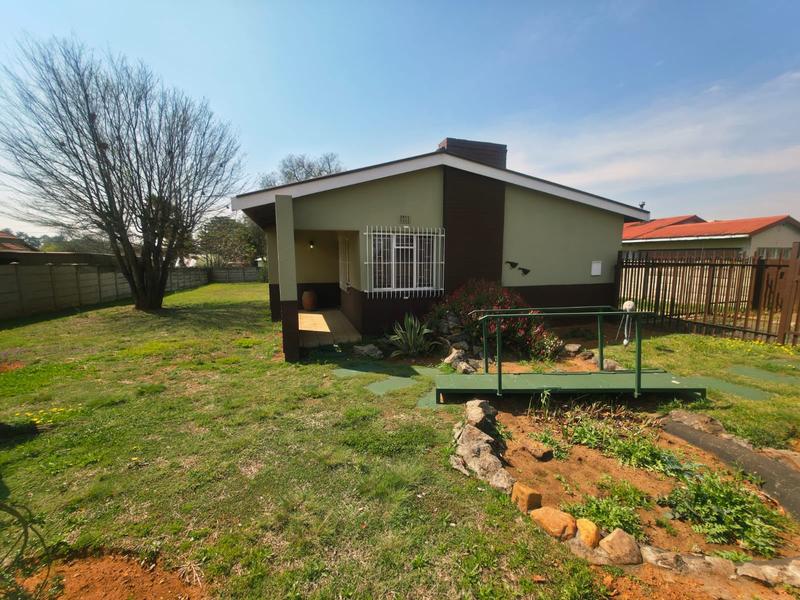 3 Bedroom Property for Sale in Rothdene Gauteng