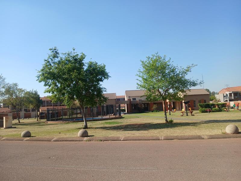 1 Bedroom Property for Sale in The Orchards Gauteng