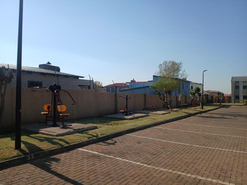 1 Bedroom Property for Sale in The Orchards Gauteng