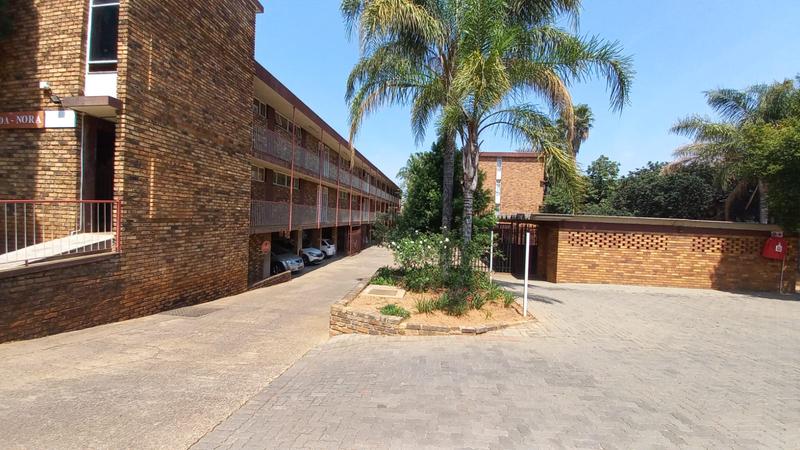 1 Bedroom Property for Sale in Mountain View Gauteng