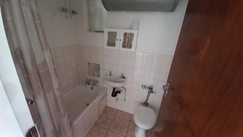 1 Bedroom Property for Sale in Mountain View Gauteng