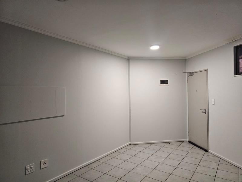 To Let 2 Bedroom Property for Rent in Florida Gauteng