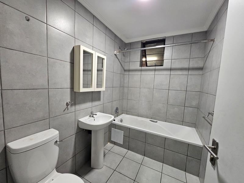 To Let 2 Bedroom Property for Rent in Florida Gauteng