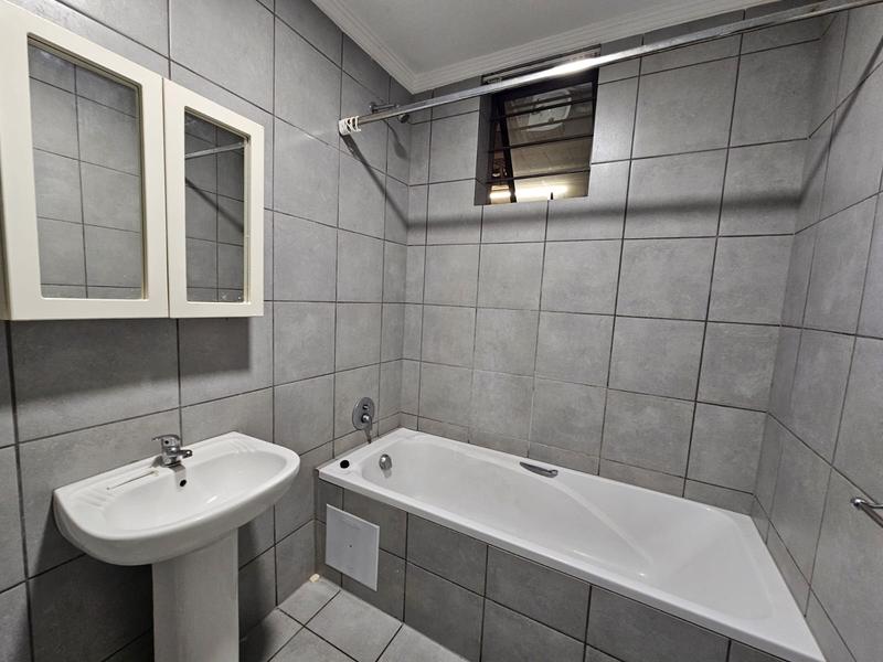 To Let 2 Bedroom Property for Rent in Florida Gauteng