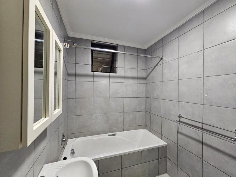 To Let 2 Bedroom Property for Rent in Florida Gauteng