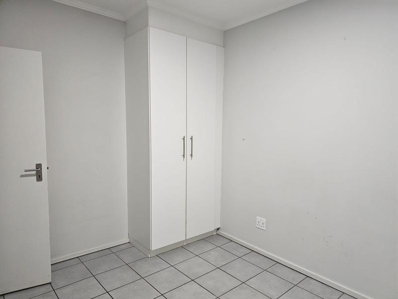 To Let 2 Bedroom Property for Rent in Florida Gauteng