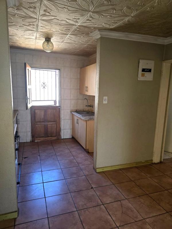 4 Bedroom Property for Sale in Protea North Gauteng