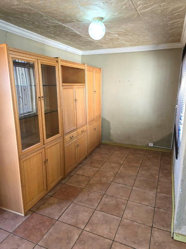 4 Bedroom Property for Sale in Protea North Gauteng