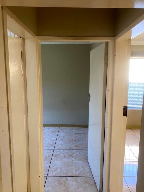 4 Bedroom Property for Sale in Protea North Gauteng
