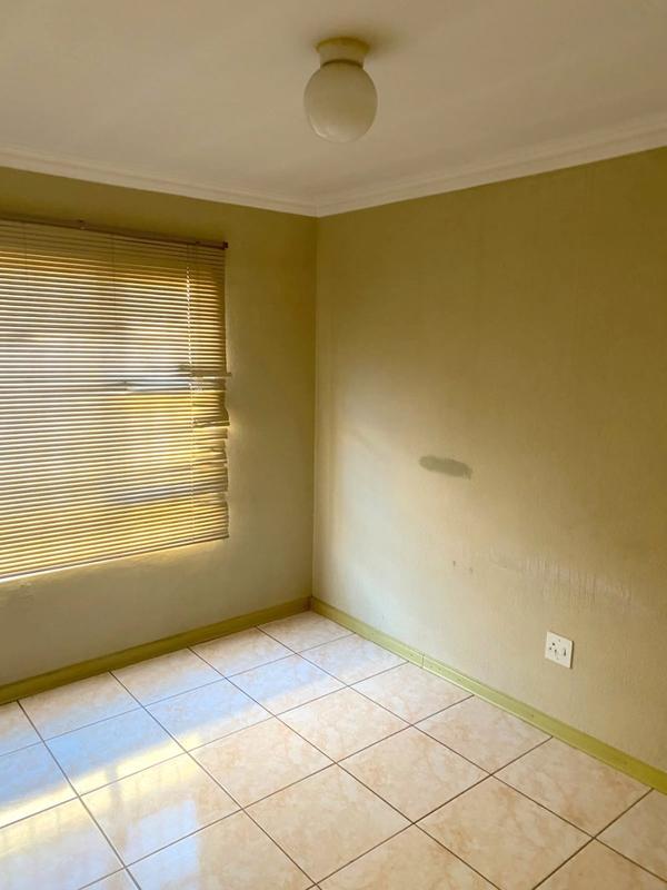 4 Bedroom Property for Sale in Protea North Gauteng