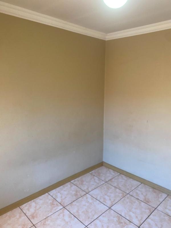 4 Bedroom Property for Sale in Protea North Gauteng
