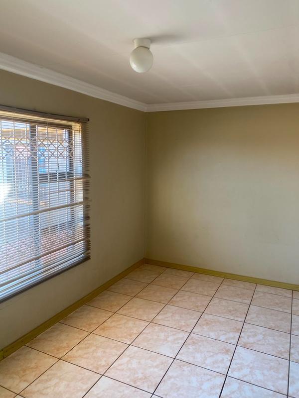 4 Bedroom Property for Sale in Protea North Gauteng