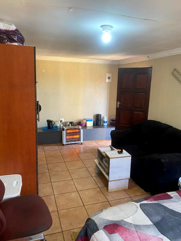 4 Bedroom Property for Sale in Protea North Gauteng
