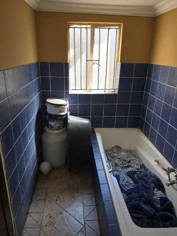 4 Bedroom Property for Sale in Protea North Gauteng