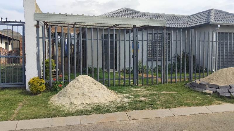4 Bedroom Property for Sale in Riverlea Gauteng