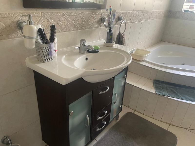 To Let 4 Bedroom Property for Rent in Linksfield Gauteng