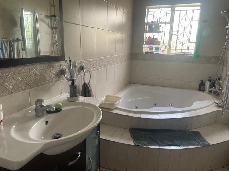 To Let 4 Bedroom Property for Rent in Linksfield Gauteng