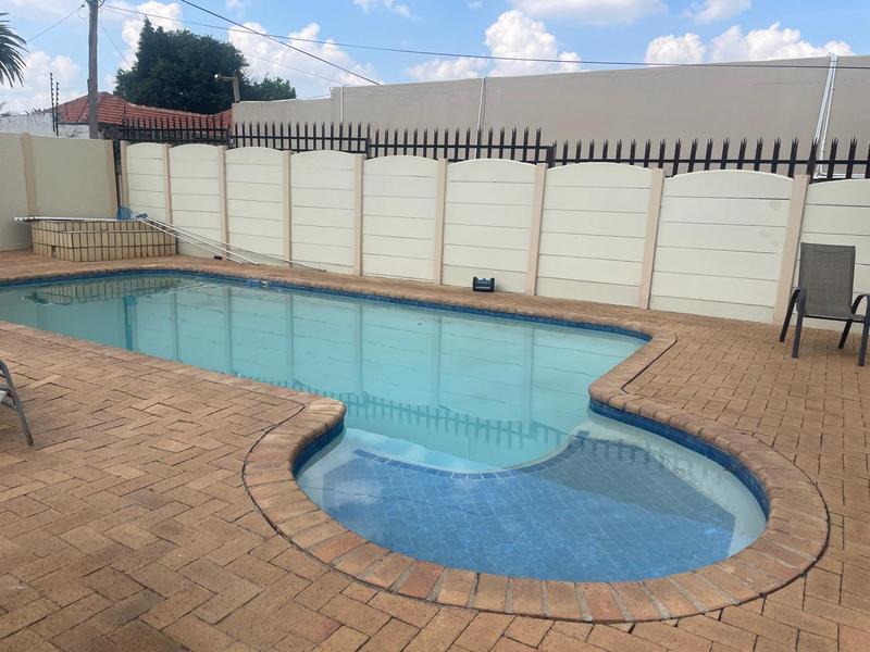 To Let 4 Bedroom Property for Rent in Linksfield Gauteng