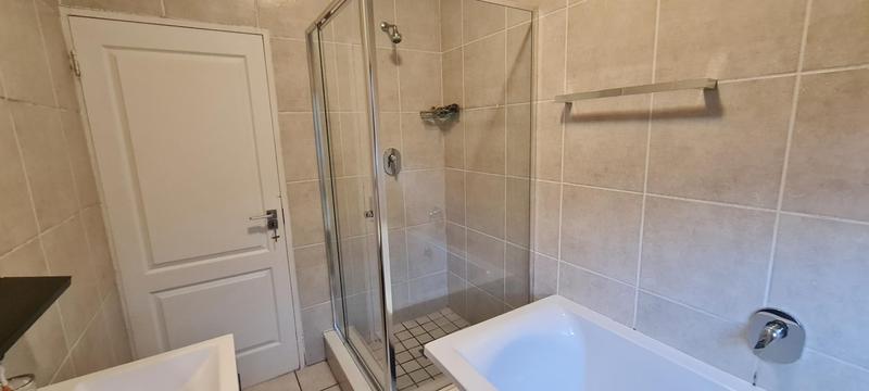 To Let 2 Bedroom Property for Rent in Greenstone Hill Gauteng