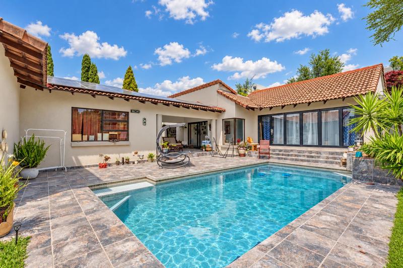 To Let 4 Bedroom Property for Rent in Fourways Gardens Gauteng