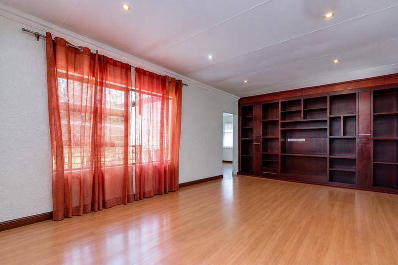 To Let 4 Bedroom Property for Rent in Fourways Gardens Gauteng