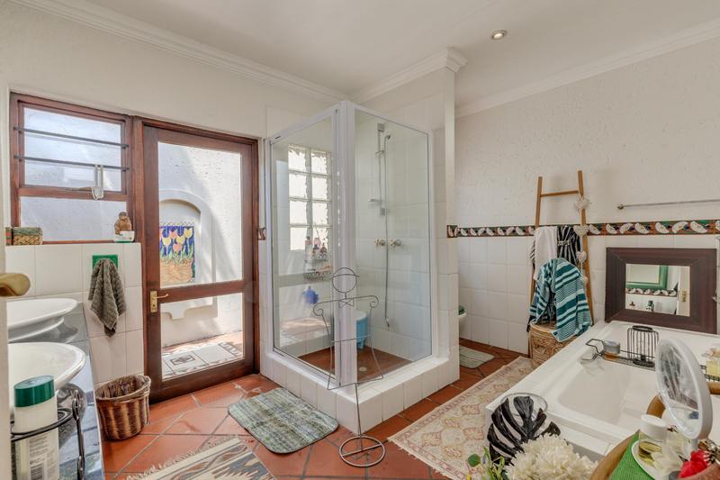 To Let 4 Bedroom Property for Rent in Fourways Gardens Gauteng