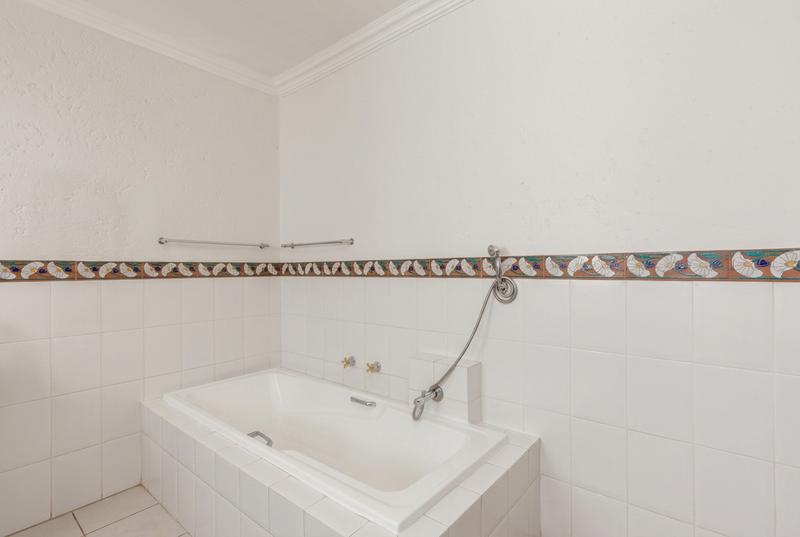 To Let 4 Bedroom Property for Rent in Fourways Gardens Gauteng