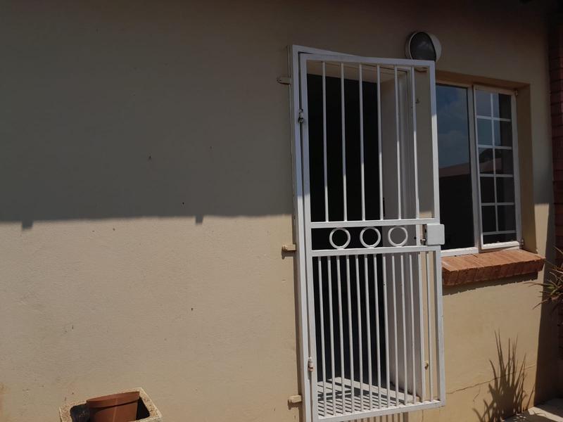 To Let 2 Bedroom Property for Rent in Montana Park Gauteng