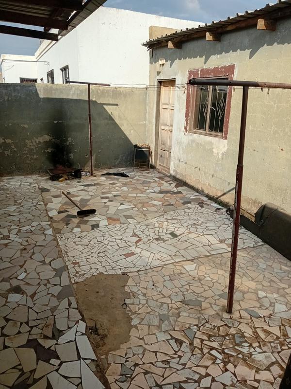 5 Bedroom Property for Sale in Drieziek Gauteng