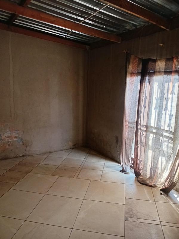 5 Bedroom Property for Sale in Drieziek Gauteng