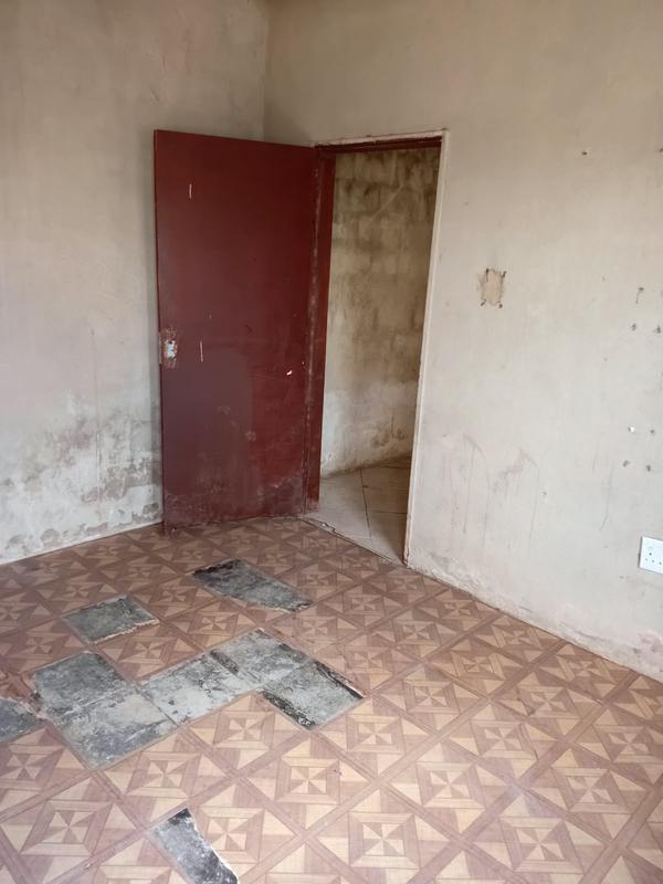 5 Bedroom Property for Sale in Drieziek Gauteng