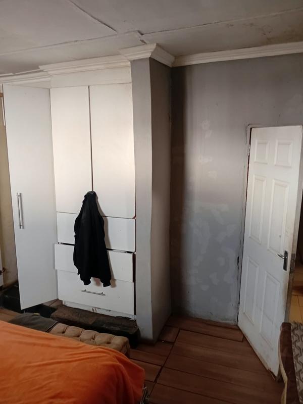 5 Bedroom Property for Sale in Drieziek Gauteng