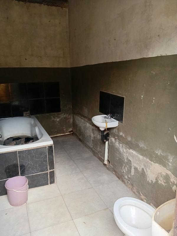 5 Bedroom Property for Sale in Drieziek Gauteng