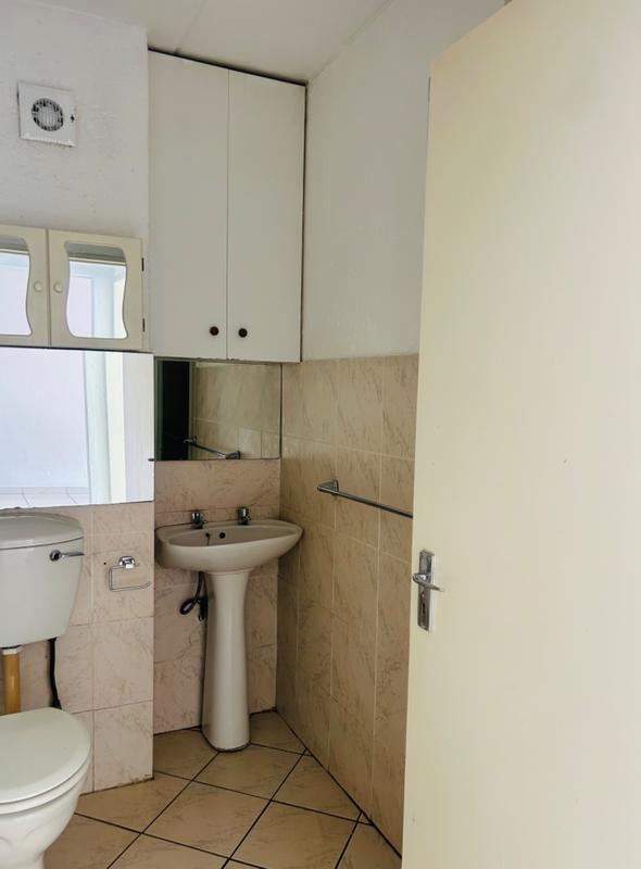 To Let 2 Bedroom Property for Rent in Mulbarton Gauteng