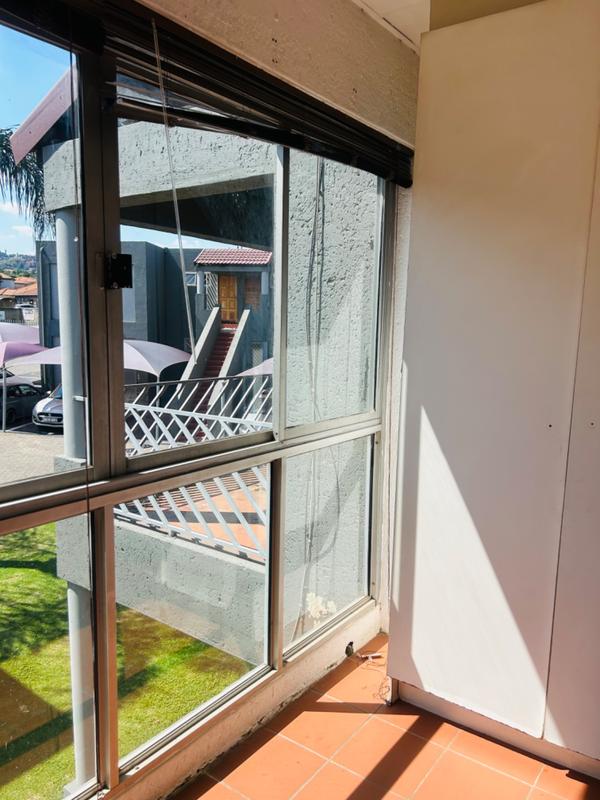To Let 2 Bedroom Property for Rent in Mulbarton Gauteng
