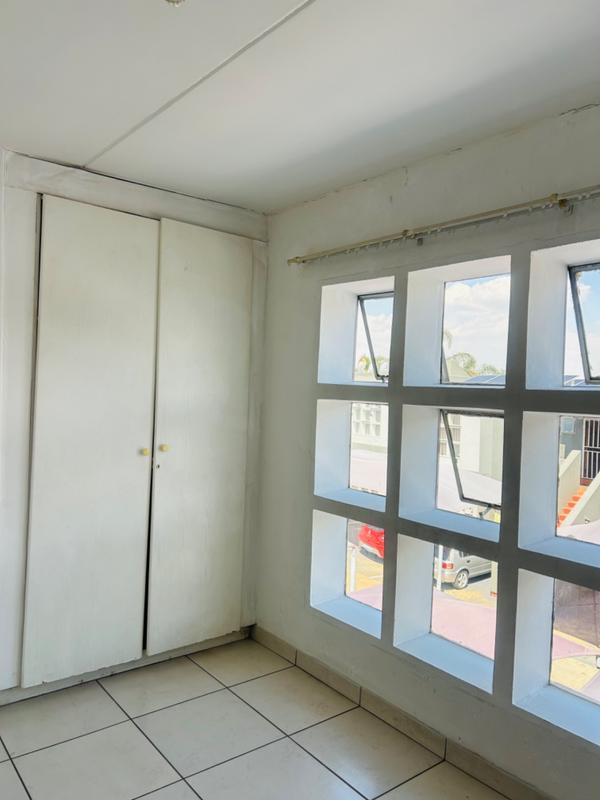 To Let 2 Bedroom Property for Rent in Mulbarton Gauteng