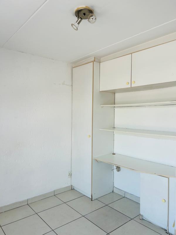 To Let 2 Bedroom Property for Rent in Mulbarton Gauteng