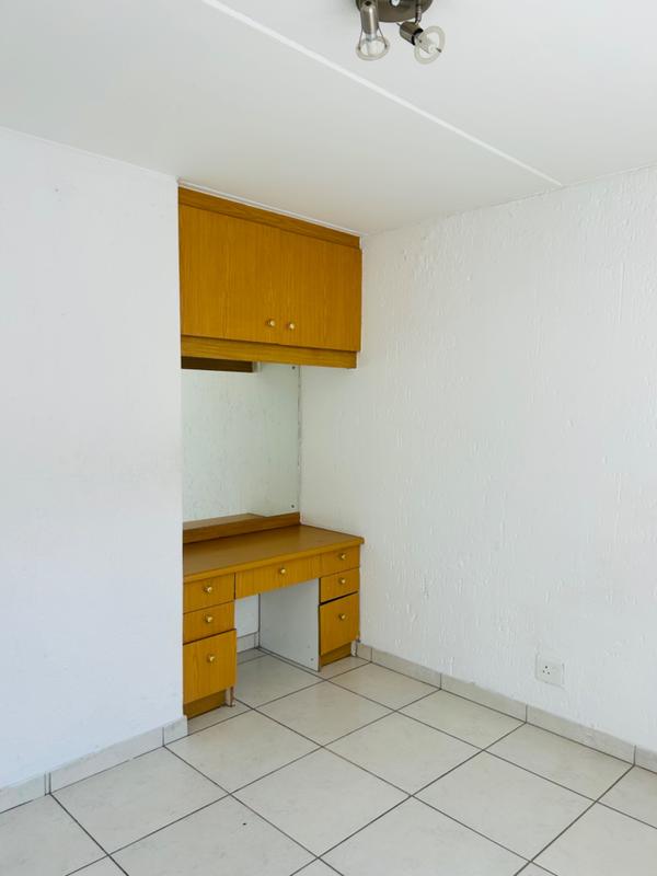 To Let 2 Bedroom Property for Rent in Mulbarton Gauteng